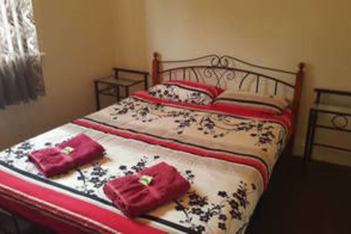 Room 6 of 18