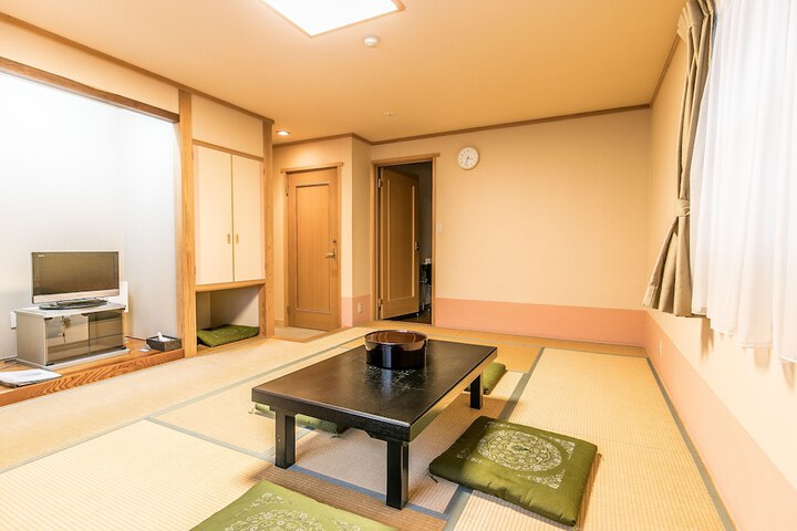 Room 10 of 61