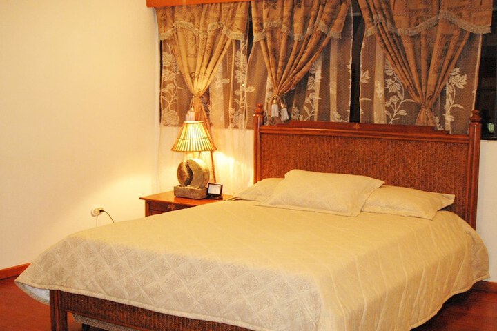 Room 8 of 18