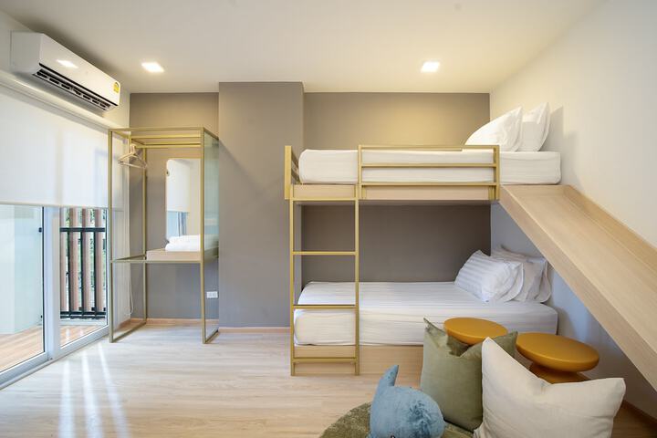Room 12 of 85