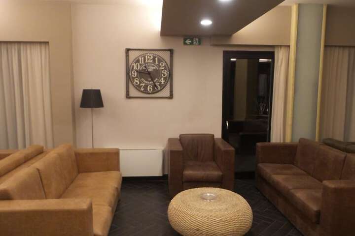 Room 16 of 63