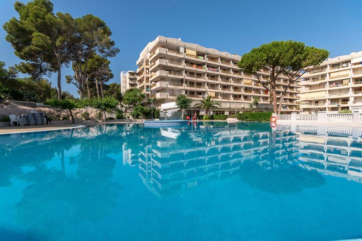 Hotel with Pool