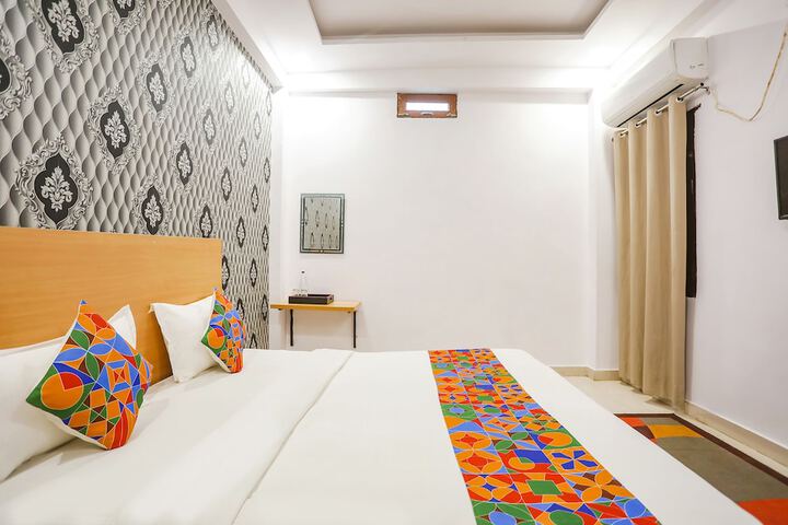 Room 18 of 33
