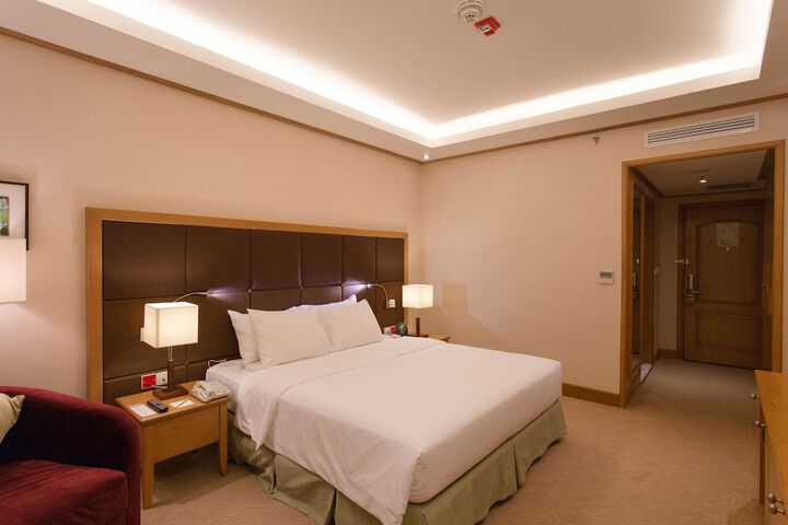 Room 15 of 66
