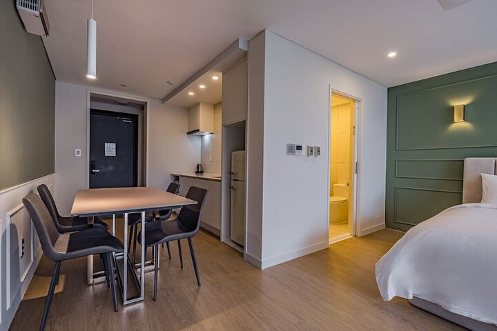 Room 45 of 144