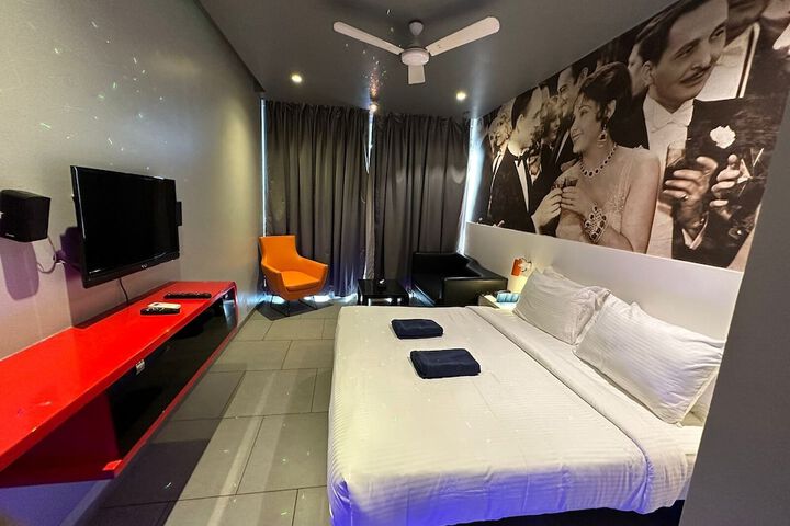 Room 25 of 46