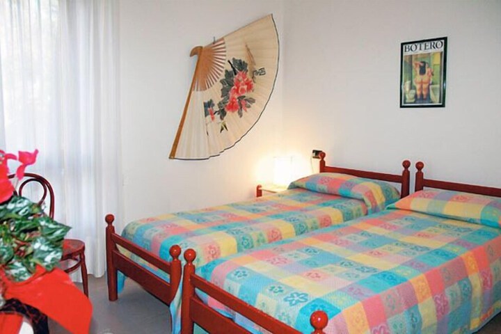 Room 5 of 19
