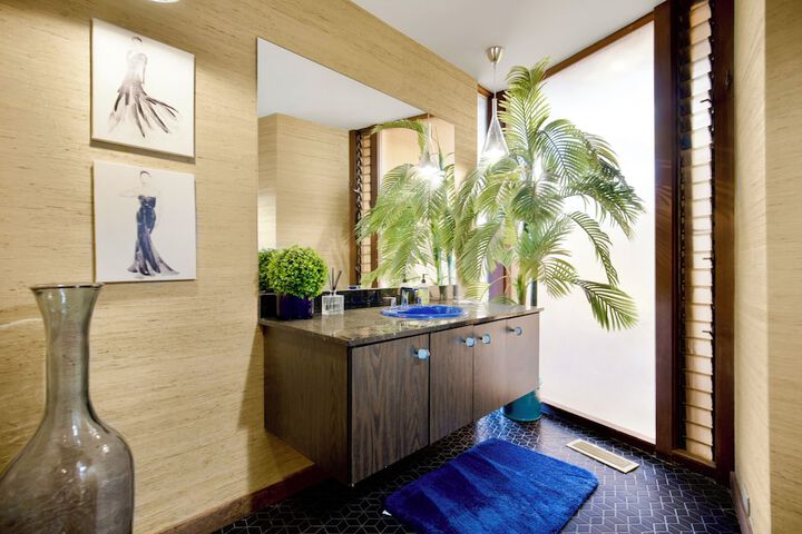 Hotel 75 of 100