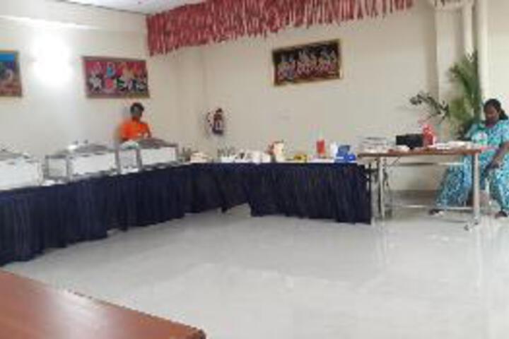 Dining 3 of 4