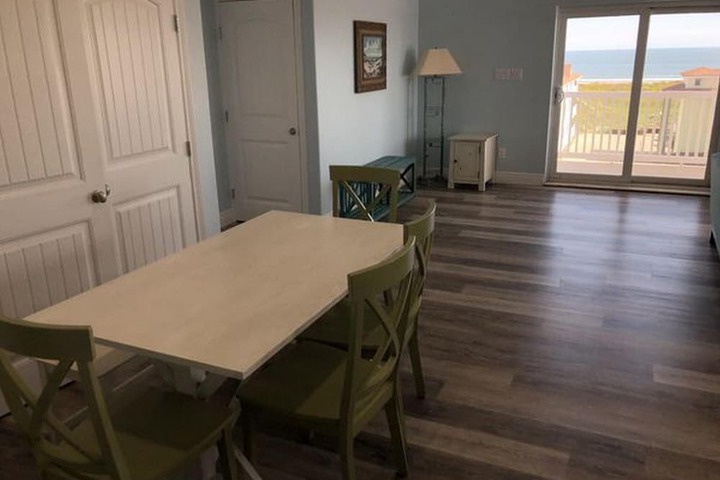 Room 37 of 173