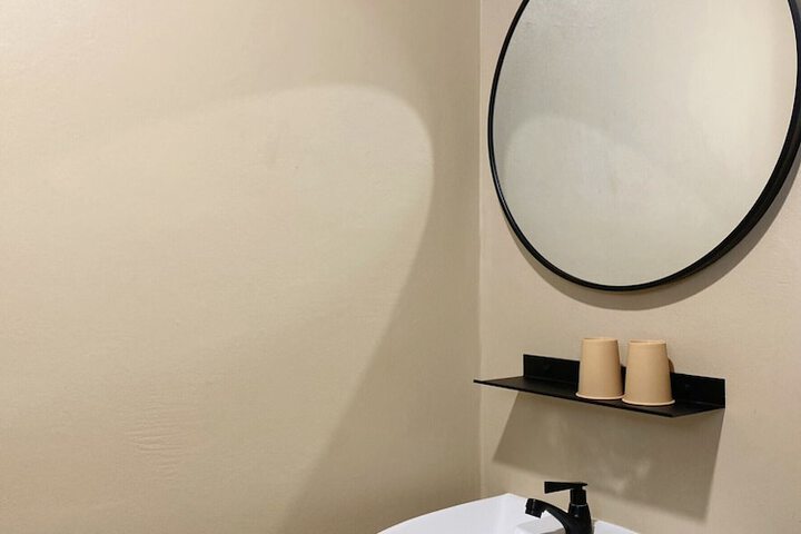Room 73 of 94