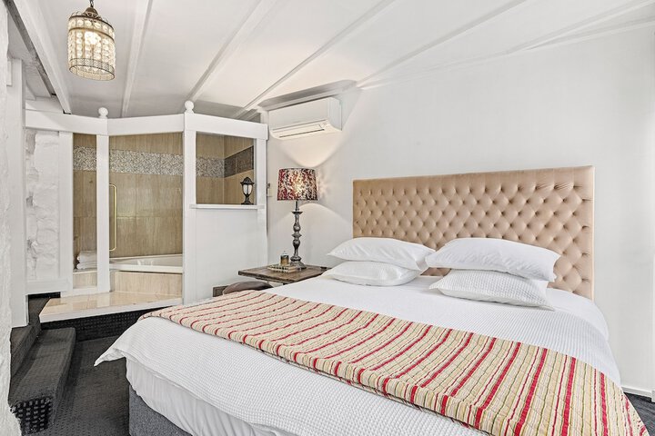 Room 8 of 23