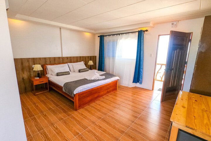 Room 8 of 42