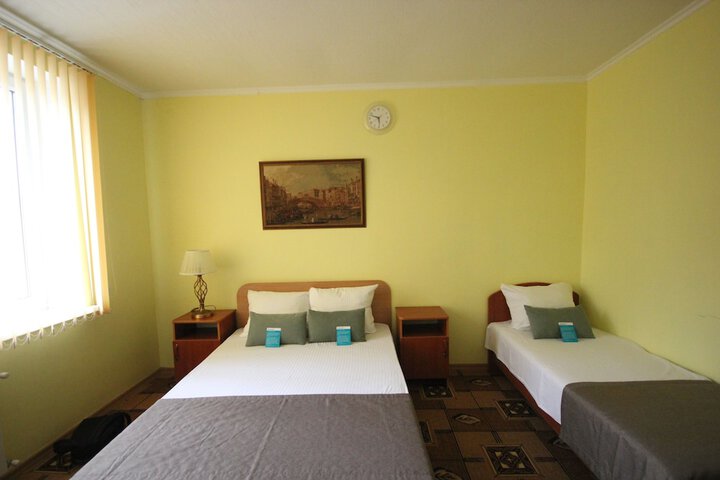Room 13 of 30