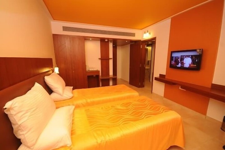 Room 7 of 39