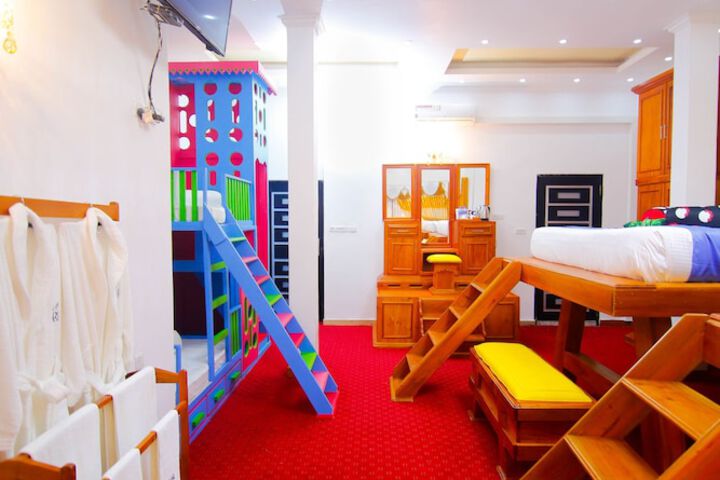 Room 113 of 230