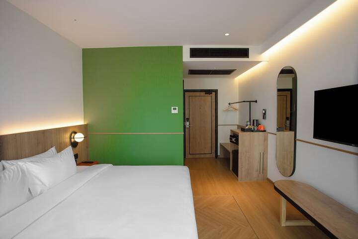 Room 26 of 180