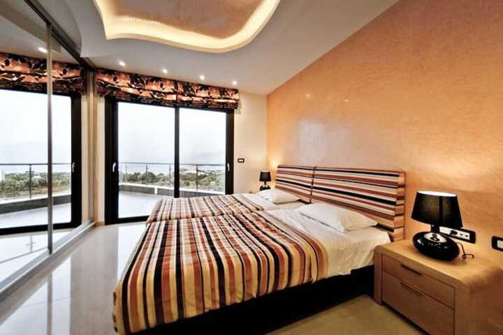 Room 49 of 85