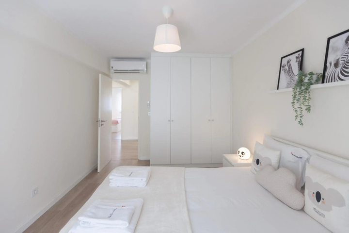 Room 2 of 18