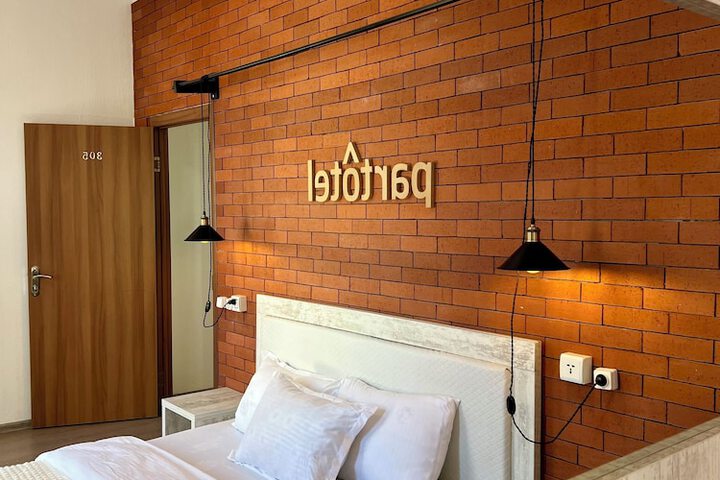 Room 17 of 58