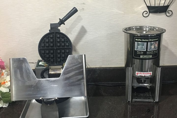 Breakfast/Coffee Service 22 of 26