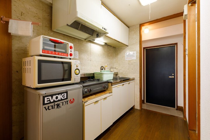 Room 16 of 50