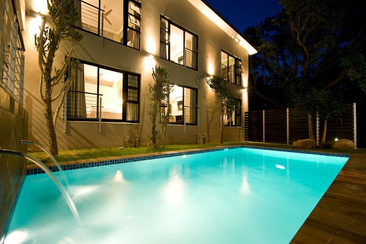Hotel with Pool