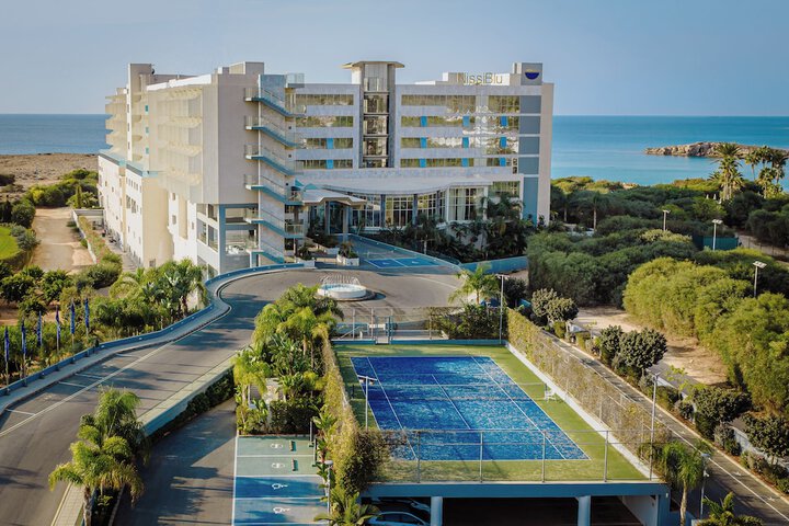 Photo of Nissiblu Beach Resort