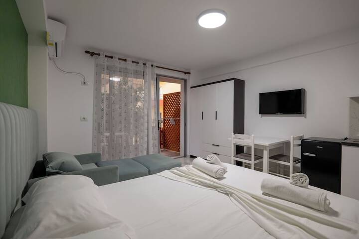 Room 27 of 131