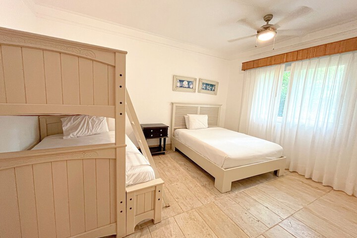 Room 29 of 219