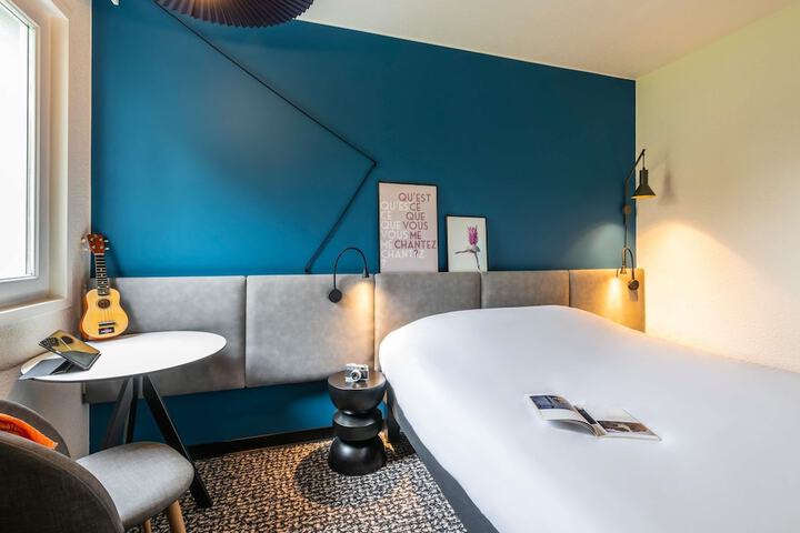 Room 7 of 44