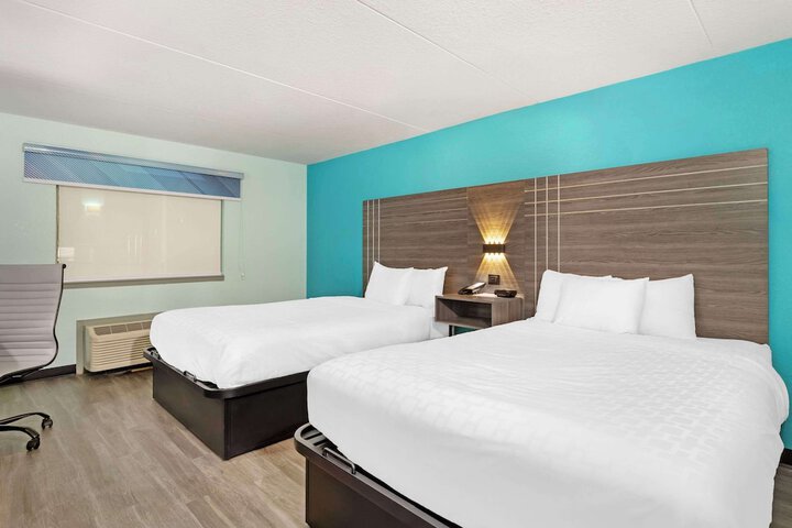 Quadruple Queen Bed (1 of 5)