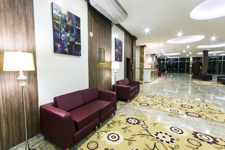 Entrance & Lobby