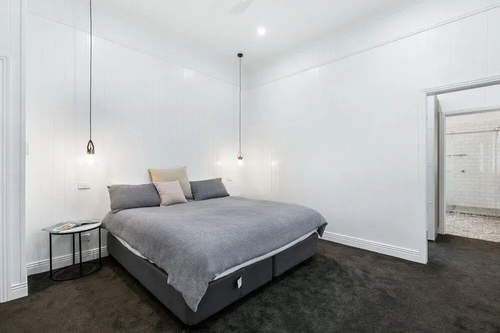 Room 6 of 20