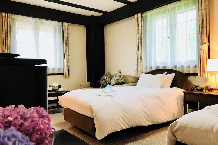 Room 15 of 38