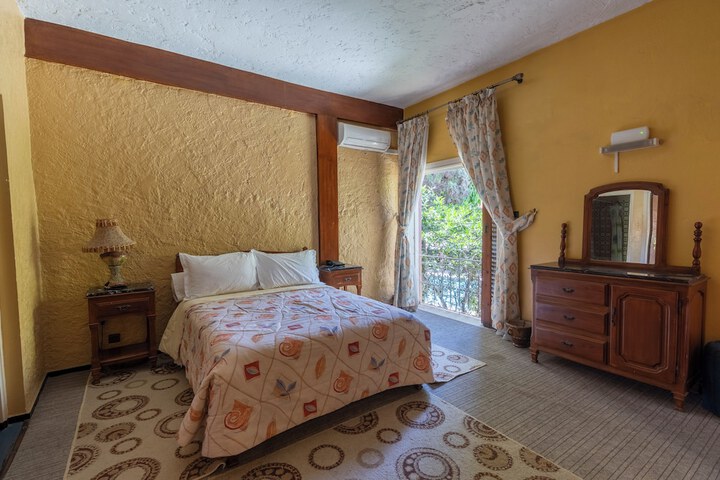 Room 34 of 61