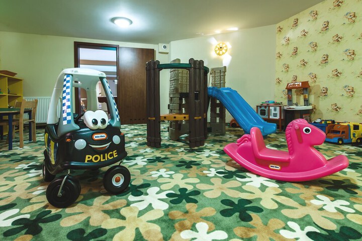 Childrens Activities 69 of 122