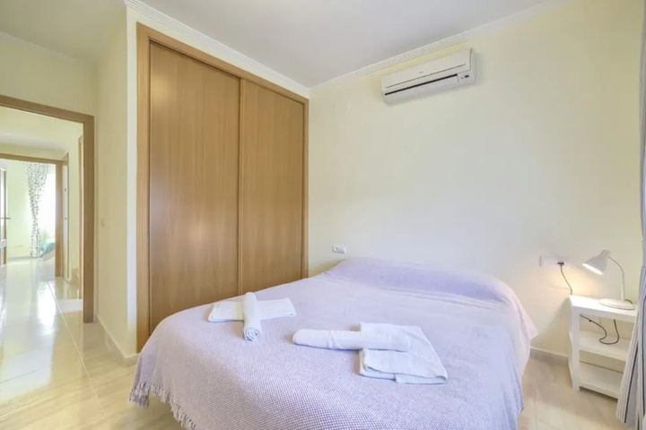 Room 3 of 16