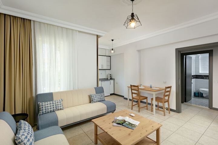 Room 7 of 19