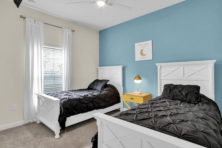Room 7 of 34