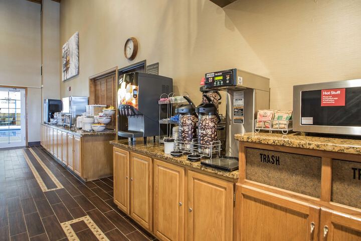 Breakfast area