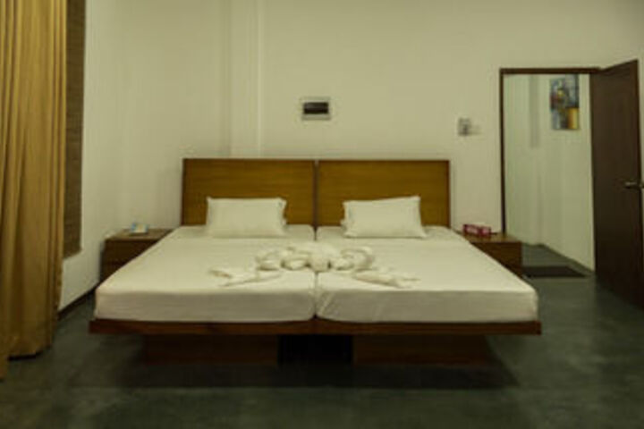 Room 16 of 29