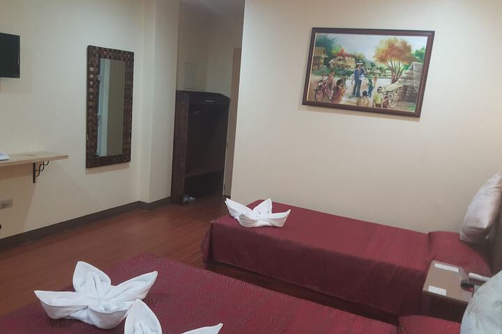 Room 5 of 105