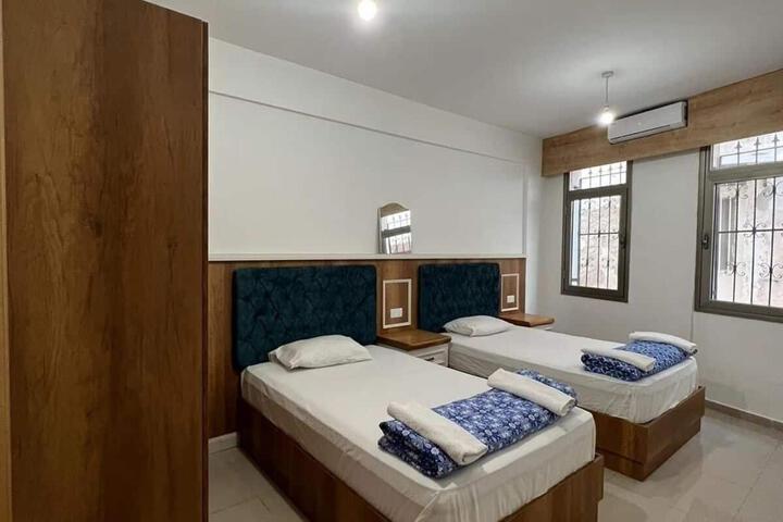 Room 12 of 27