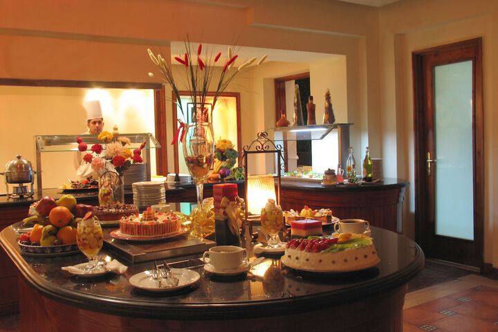Dining Photos