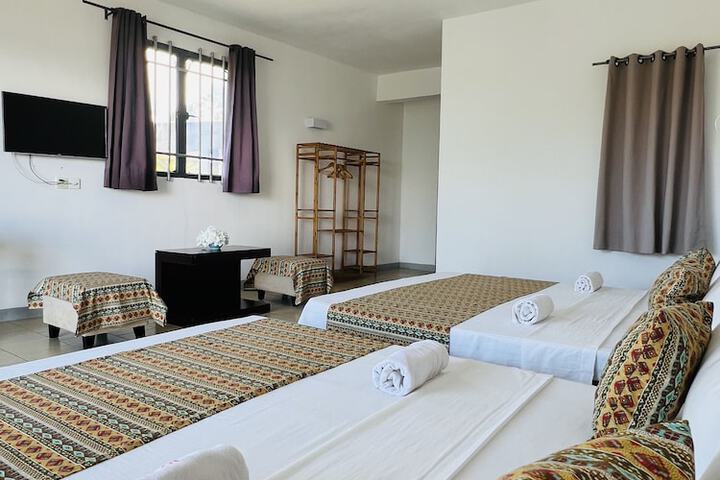 Room 4 of 14