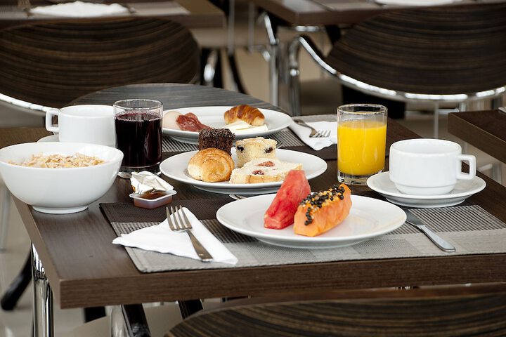 Breakfast/Coffee Service 65 of 68