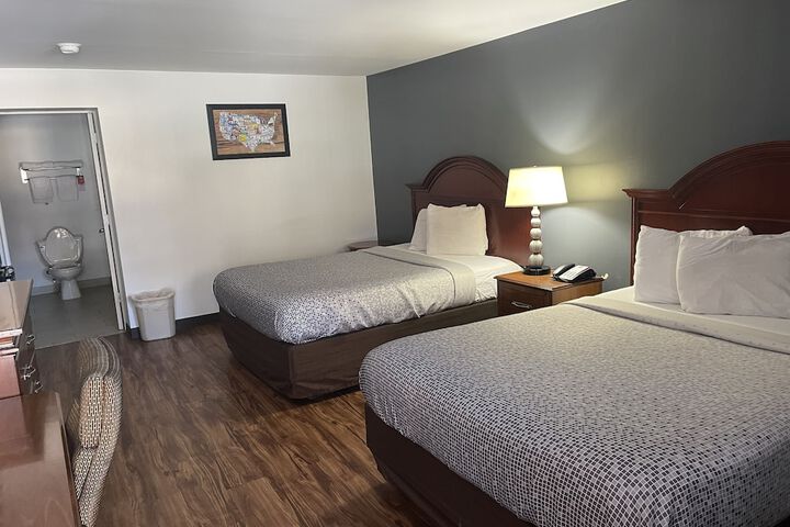 2 Double Beds (8 of 8)