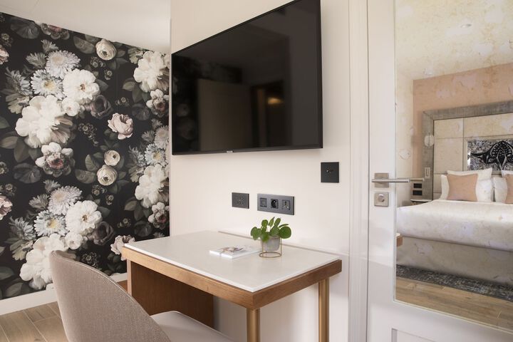 Room 8 of 47