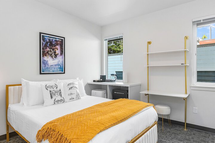 Room 2 of 18